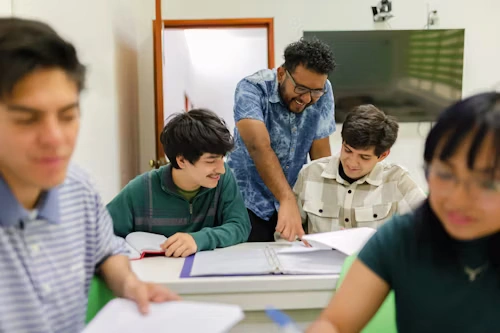 Tim redaksi Axiom Vento Estra